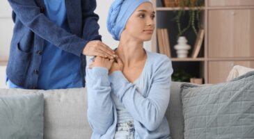 un gastro-entérologue met en garde contre un signe du cancer pouvant se manifester lors du dîner. découvrez les symptômes à surveiller pour agir rapidement.