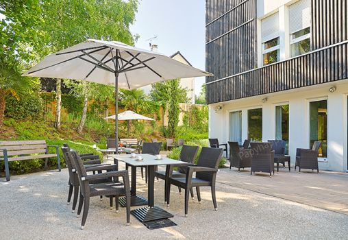 découvrez les services et la vie quotidienne au sein de la maison de retraite rothschild, un lieu d'accueil chaleureux et bienveillant pour les seniors.